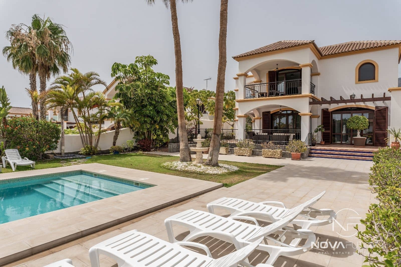 5 soveværelse Villa til salg i Adeje med swimmingpool - € 3.000.000 (Ref: 7019938)