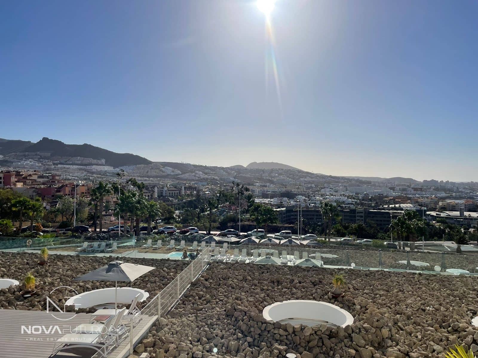 1 soveværelse Lejlighed til salg i Playa del Duque med swimmingpool - € 560.000 (Ref: 7562151)