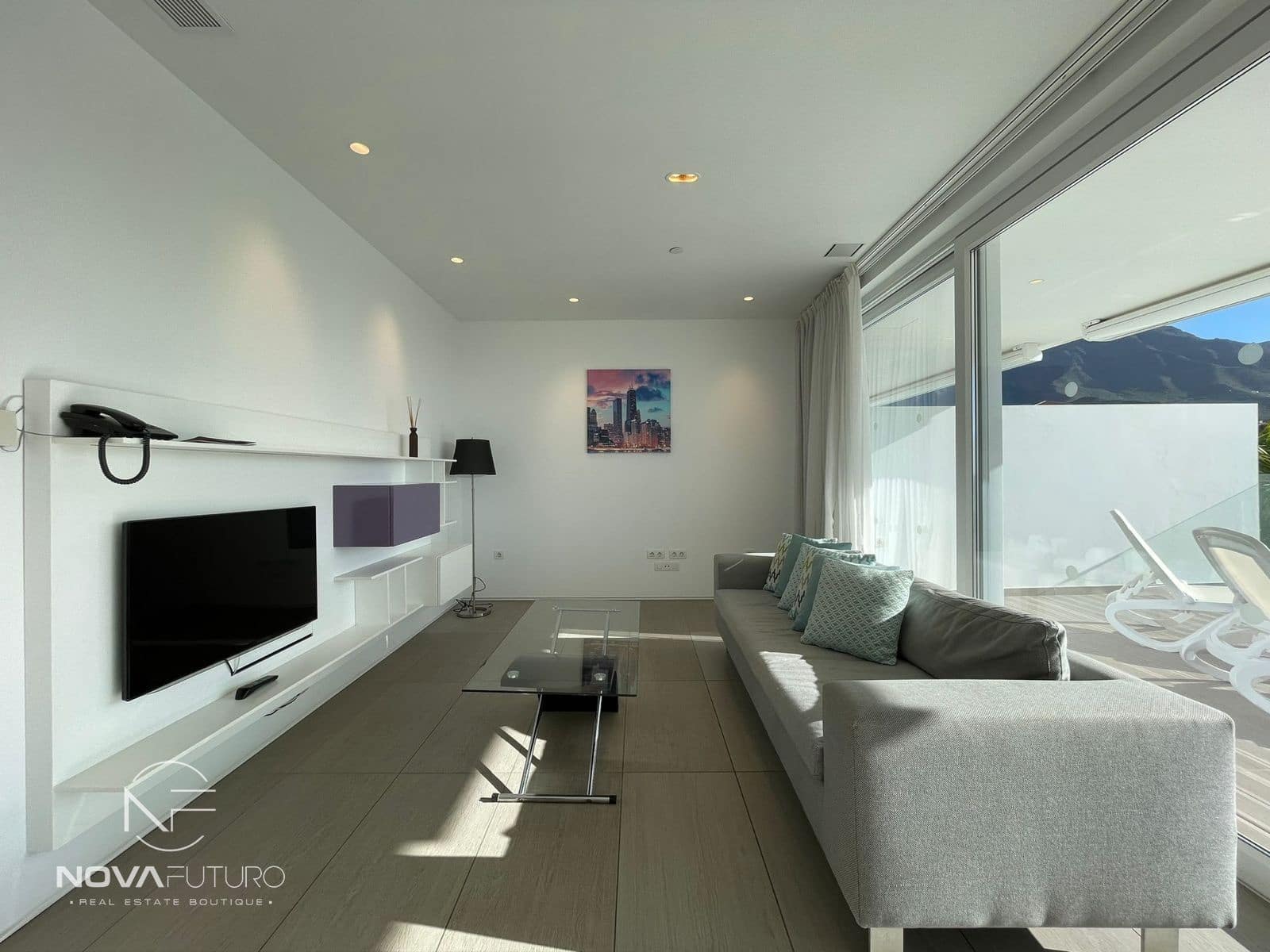 1 soveværelse Lejlighed til salg i Playa del Duque med swimmingpool - € 560.000 (Ref: 7562151)