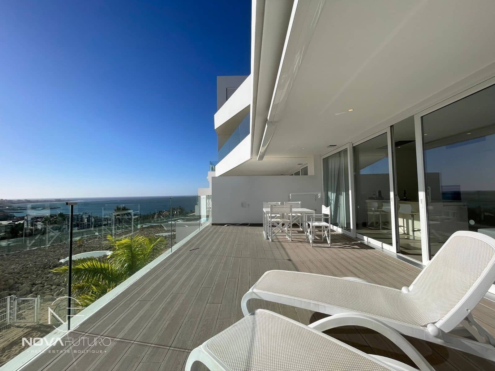 1 soveværelse Lejlighed til salg i Playa del Duque med swimmingpool - € 560.000 (Ref: 7562151)