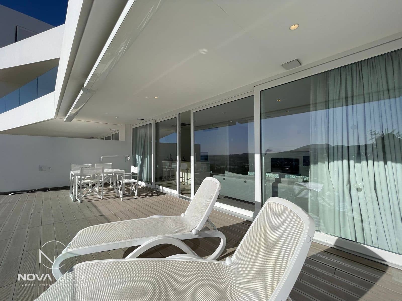 1 soveværelse Lejlighed til salg i Playa del Duque med swimmingpool - € 560.000 (Ref: 7562151)