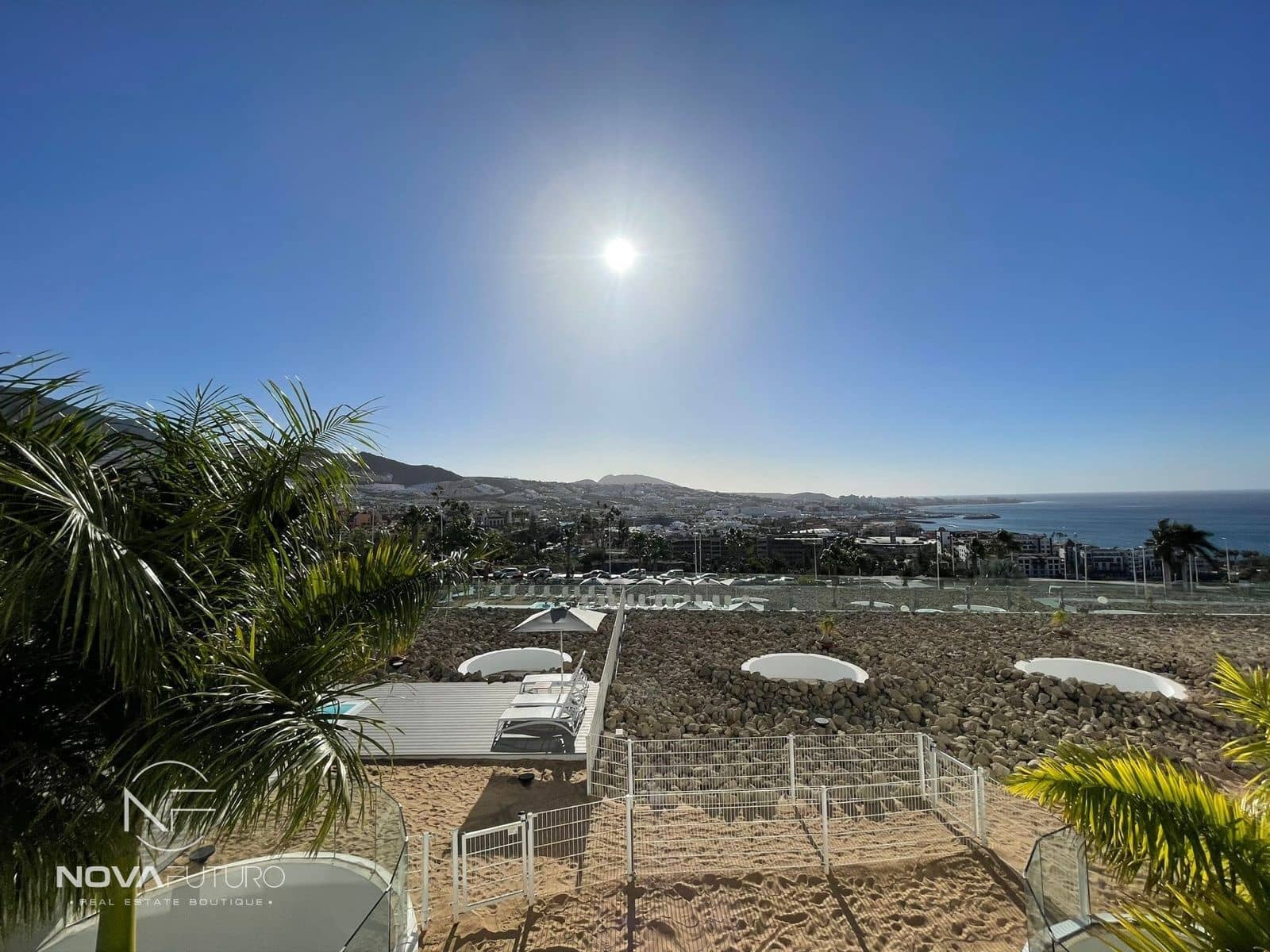 1 soveværelse Lejlighed til salg i Playa del Duque med swimmingpool - € 560.000 (Ref: 7562151)