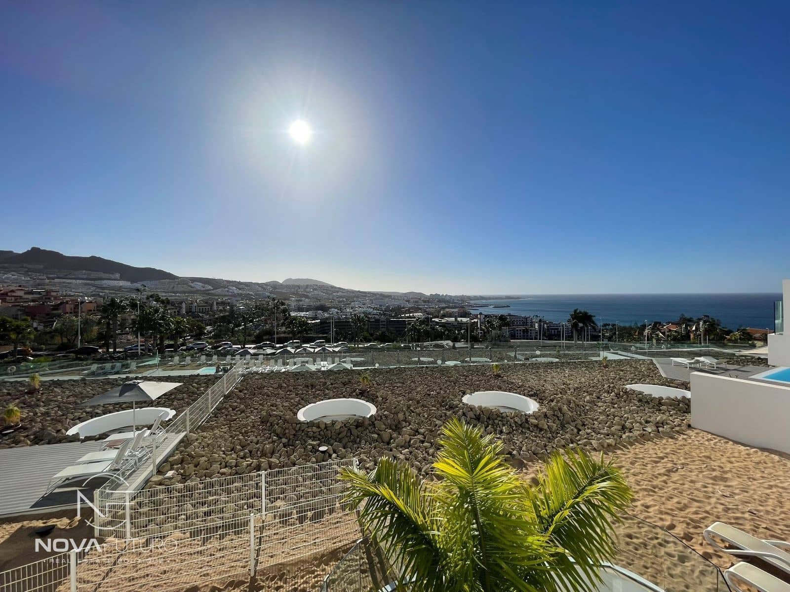 1 soveværelse Lejlighed til salg i Playa del Duque med swimmingpool - € 560.000 (Ref: 7562151)