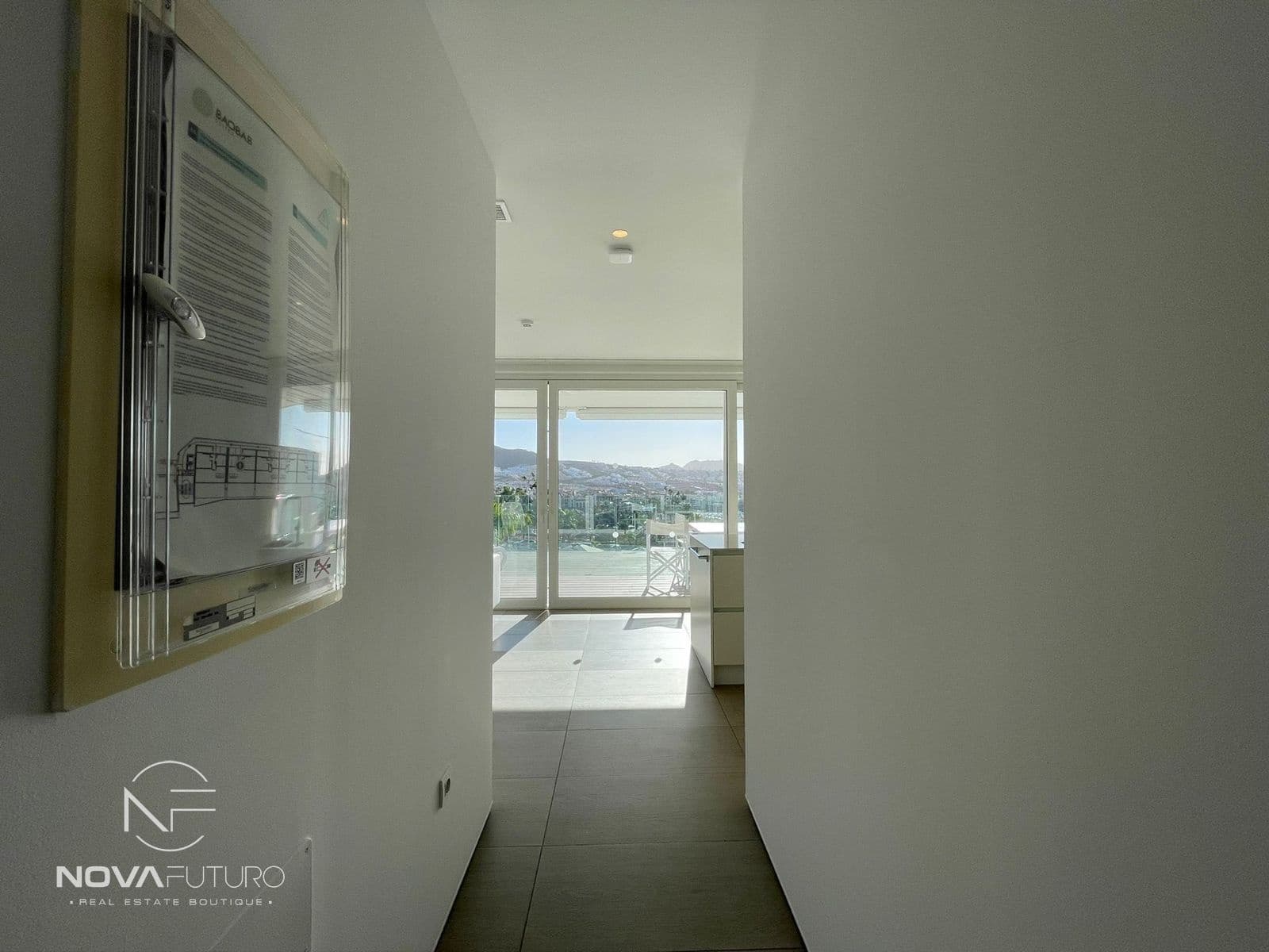 1 soveværelse Lejlighed til salg i Playa del Duque med swimmingpool - € 560.000 (Ref: 7562151)