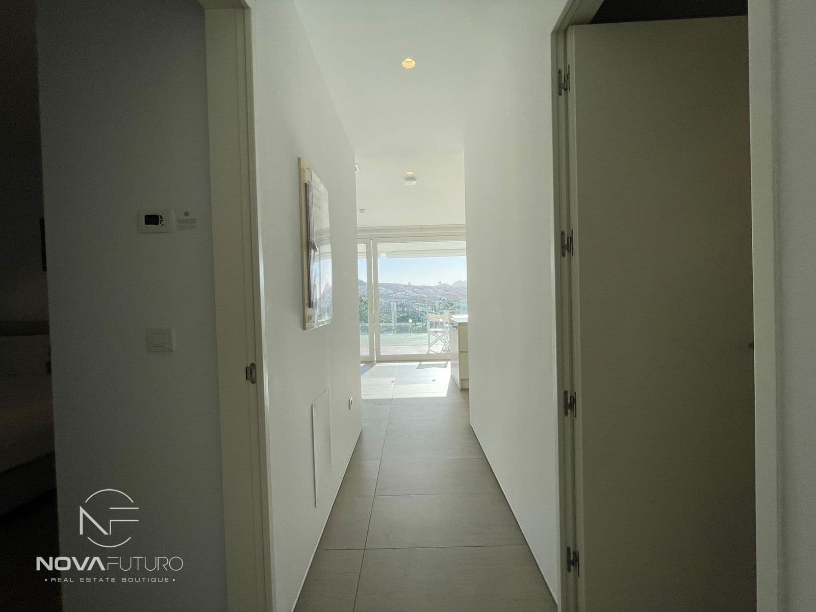 1 soveværelse Lejlighed til salg i Playa del Duque med swimmingpool - € 560.000 (Ref: 7562151)