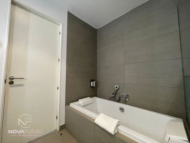 1 soverom Leilighet til salgs i Playa del Duque, Adeje med svømmebasseng - € 560 000 (Ref: 7562151)