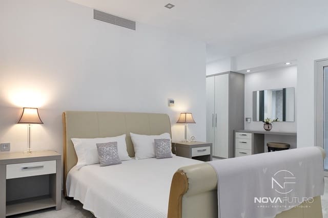 8 soverom Villa til salgs i La Caleta Adeje, Adeje med svømmebasseng garasje - € 5 750 000 (Ref: 7636217)