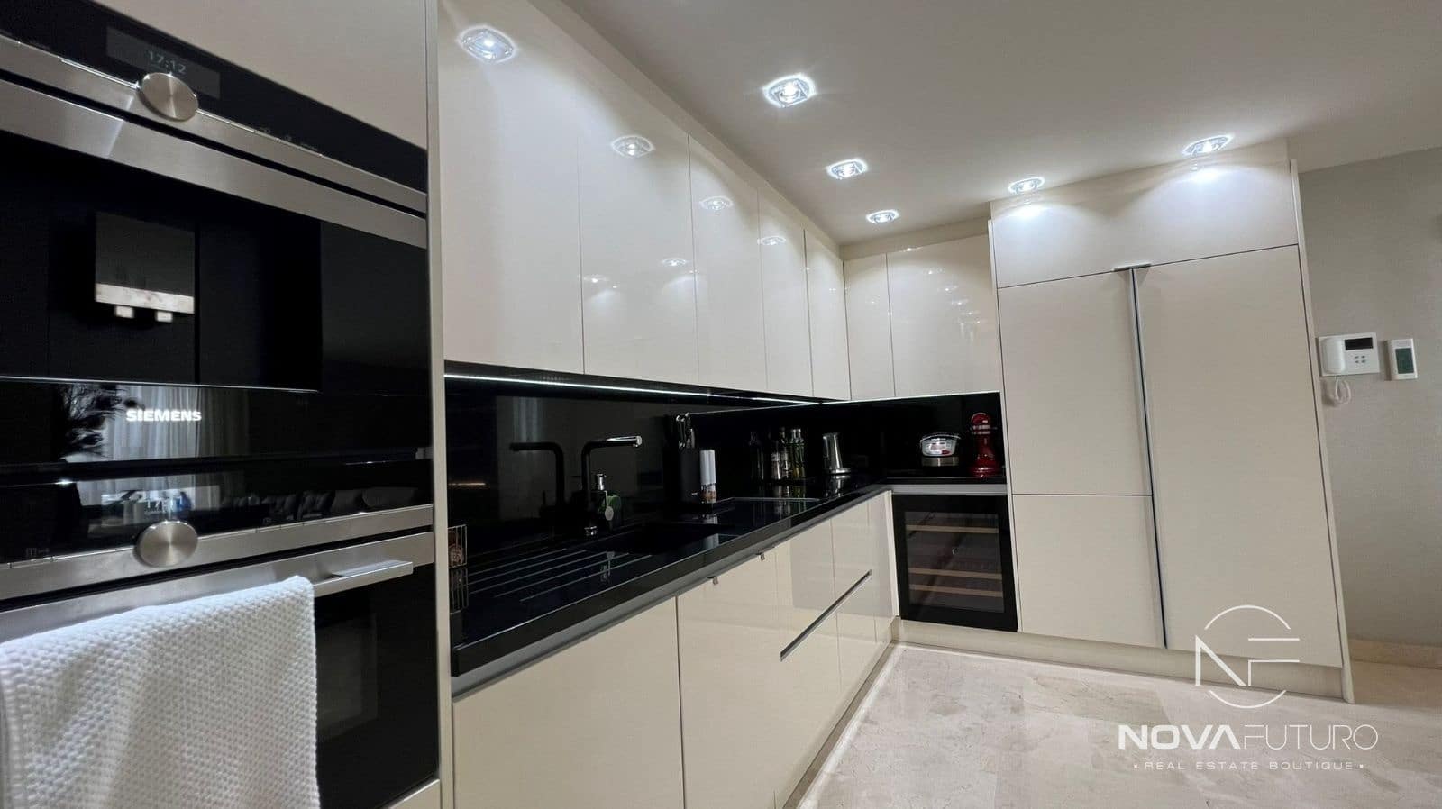 2 soveværelse Lejlighed til salg i La Caleta Adeje med swimmingpool garage - € 949.000 (Ref: 7658478)