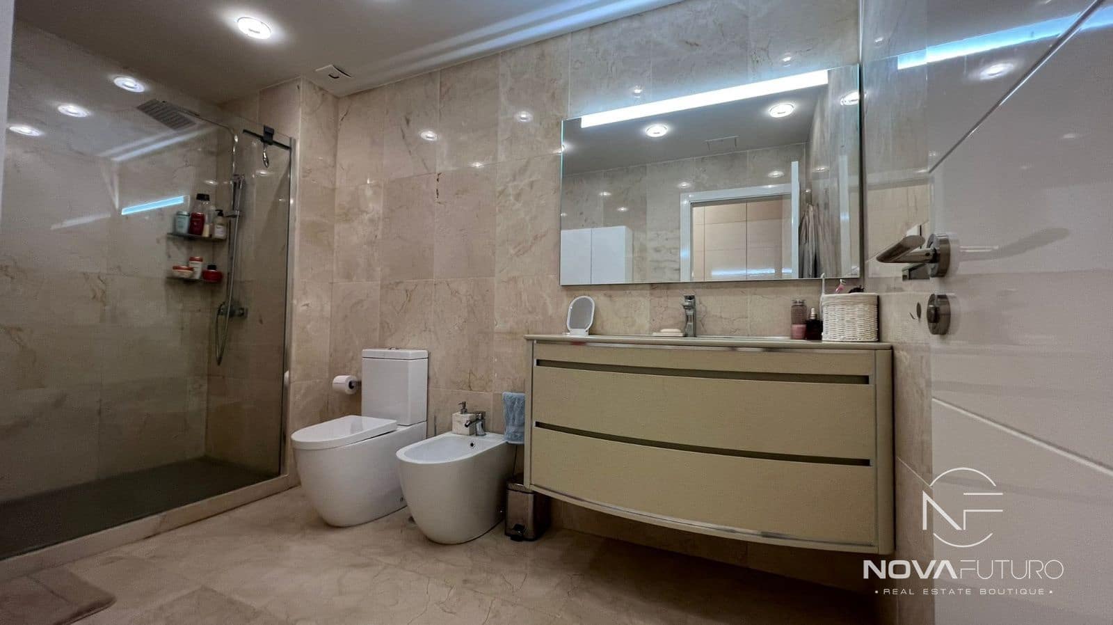 2 soveværelse Lejlighed til salg i La Caleta Adeje med swimmingpool garage - € 949.000 (Ref: 7658478)