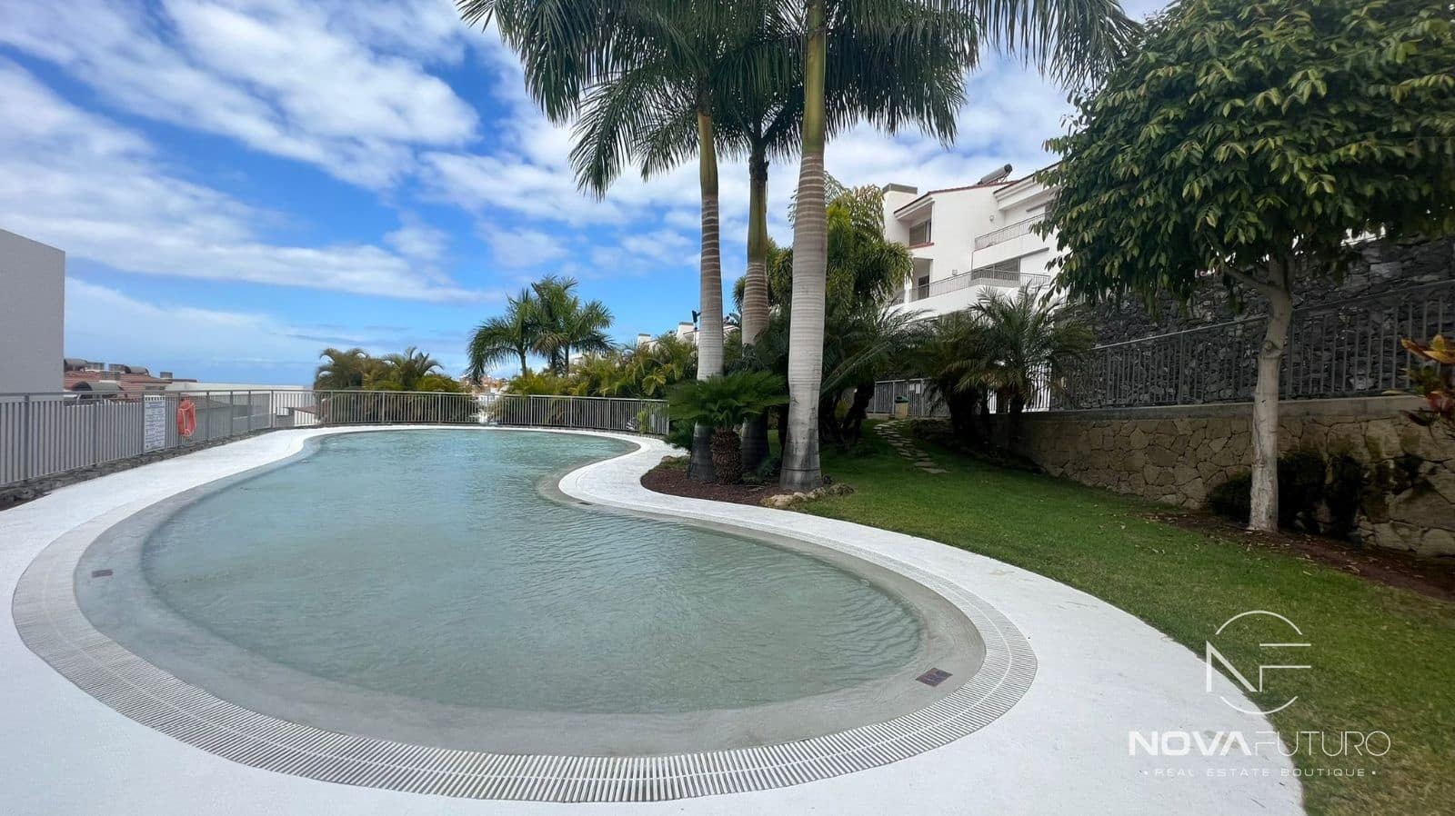 2 soveværelse Lejlighed til salg i La Caleta Adeje med swimmingpool garage - € 949.000 (Ref: 7658478)