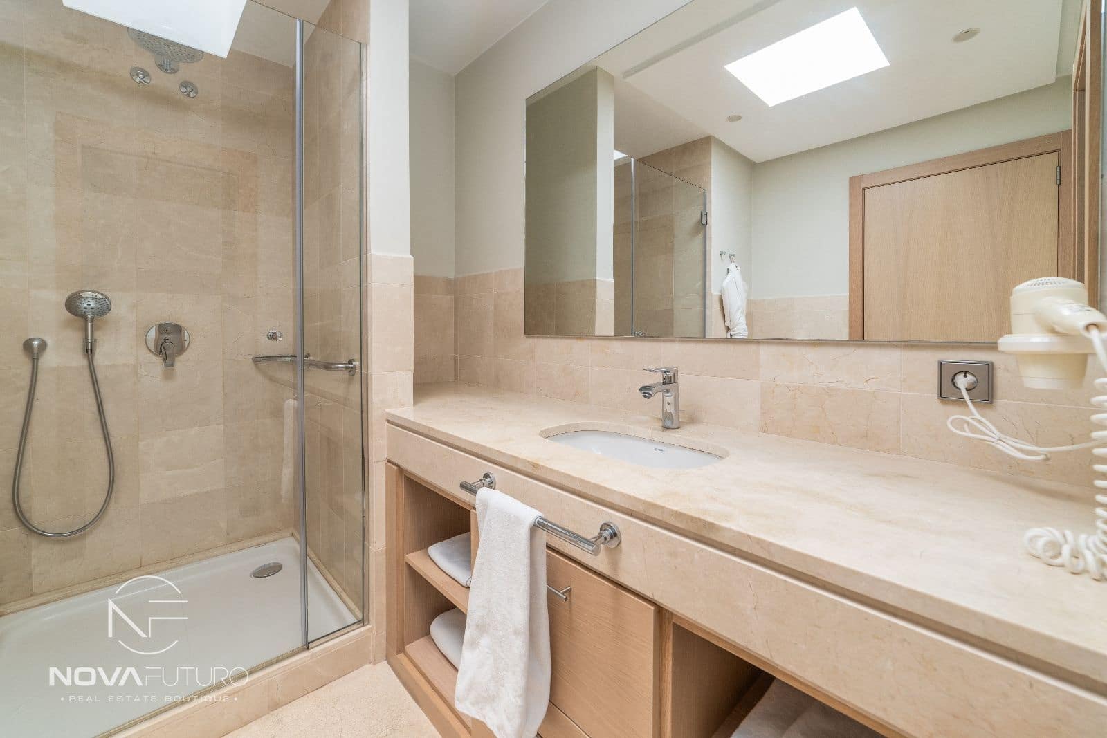 2 soveværelse Penthouse til salg i Guia de Isora med swimmingpool garage - € 1.500.000 (Ref: 8318797)