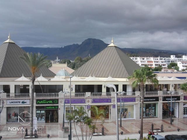 1 slaapkamer Flat te koop in Playa de las Americas, Arona met zwembad - € 420.000 (Ref: 8793885)