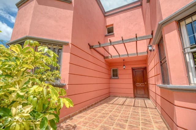 3 bedroom Townhouse for sale in Chayofa, Arona with garage - € 440,000 (Ref: 8981633)