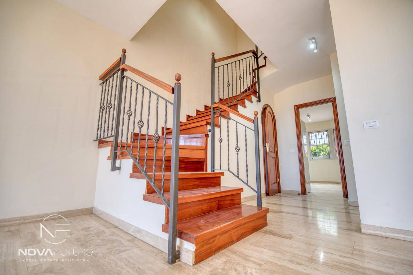 3 soveværelse Byhus til salg i Chayofa med garage - € 440.000 (Ref: 8981633)