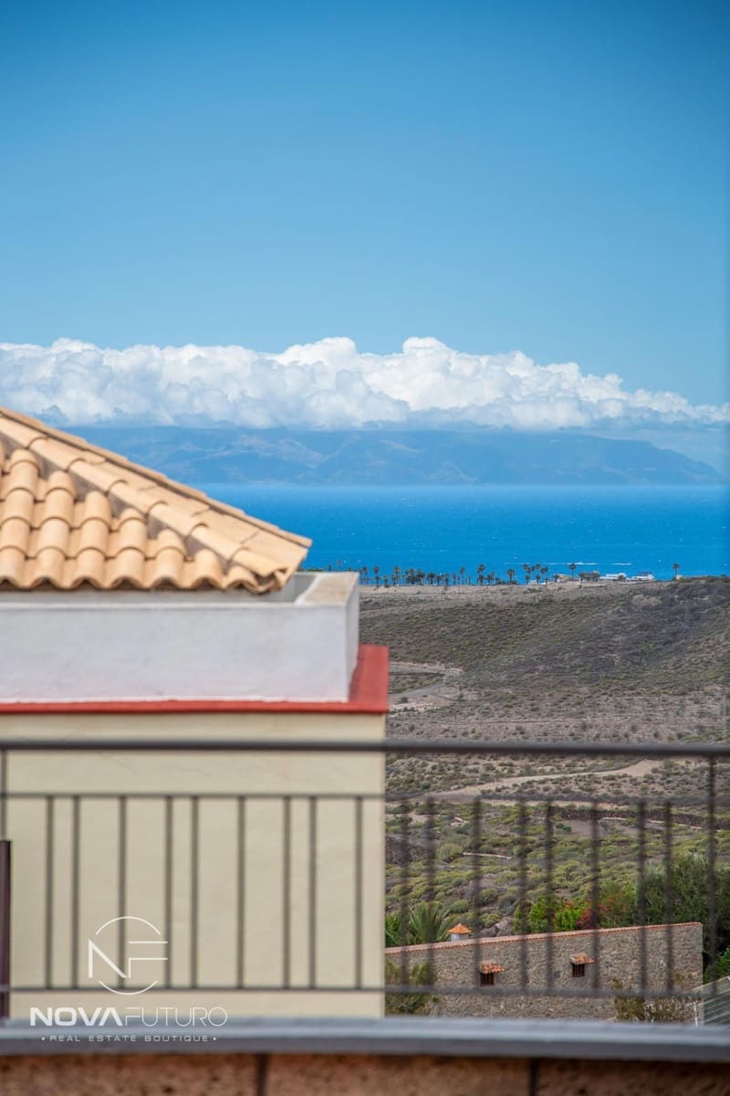 3 soveværelse Byhus til salg i Los Cristianos med garage - € 440.000 (Ref: 8989893)