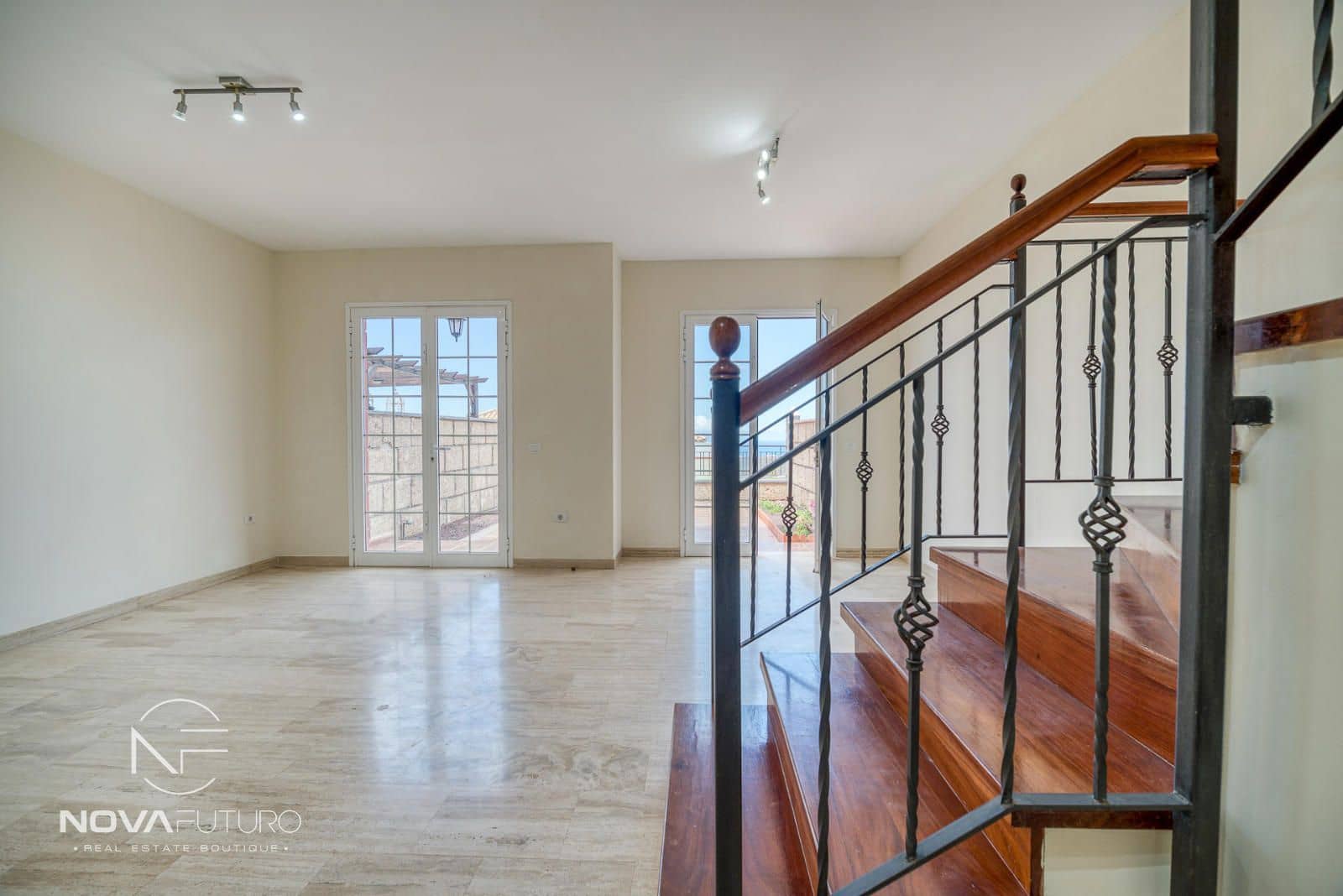 3 soveværelse Byhus til salg i Los Cristianos med garage - € 440.000 (Ref: 8989893)