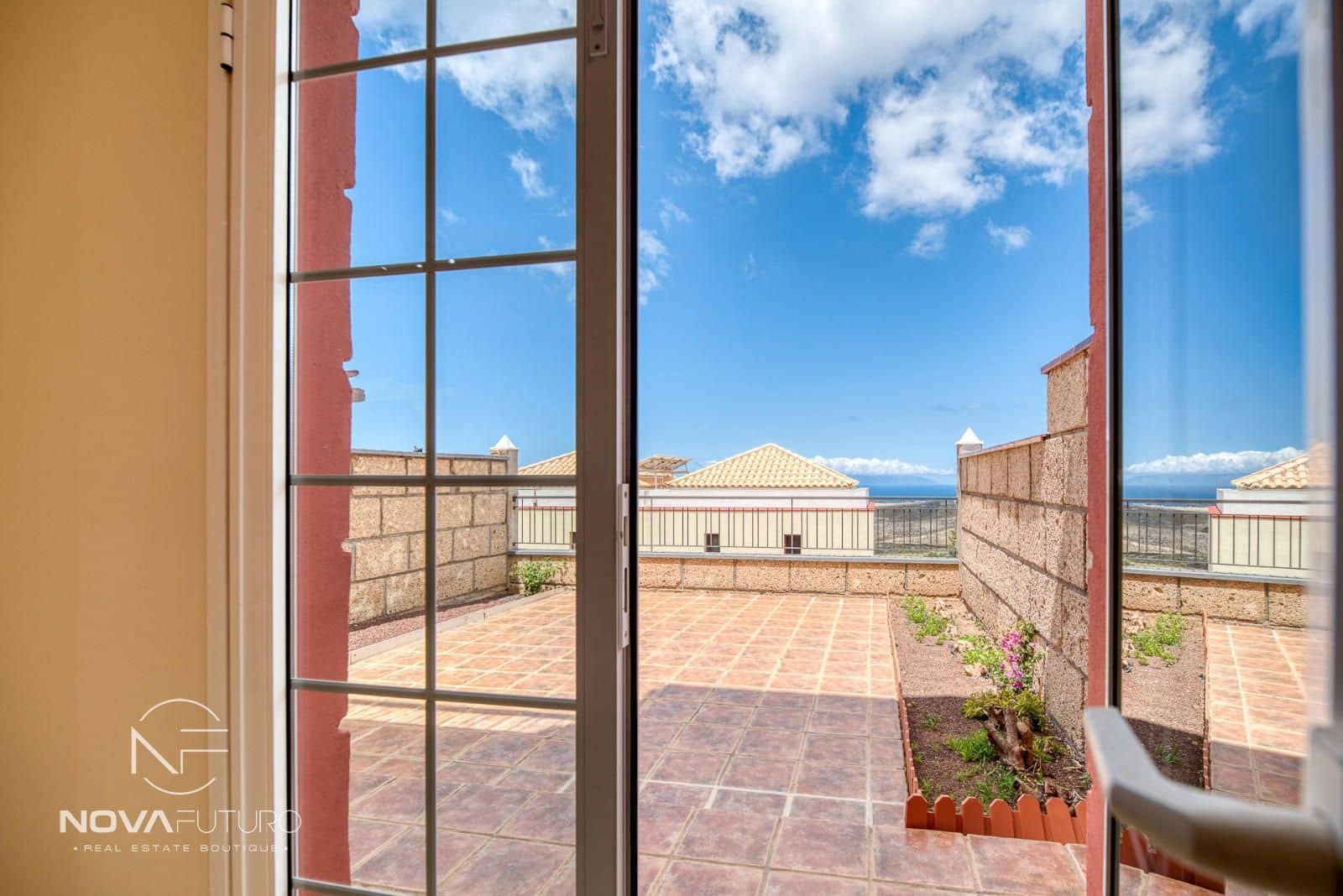 3 soveværelse Byhus til salg i Los Cristianos med garage - € 440.000 (Ref: 8989893)