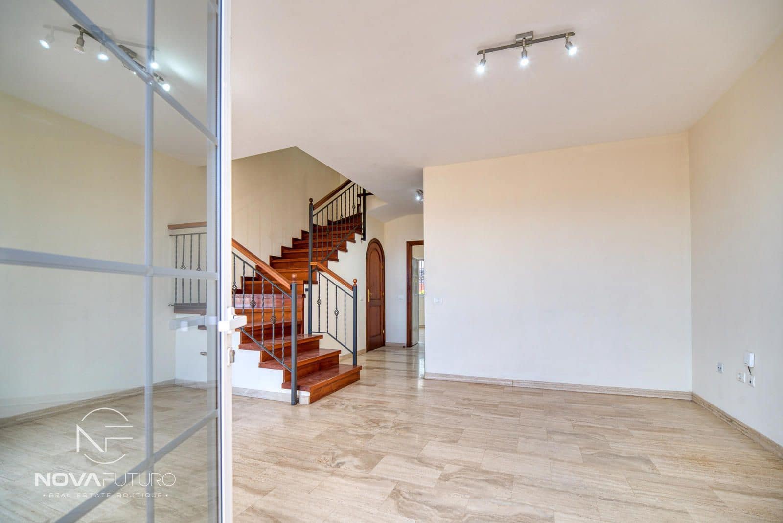 3 soveværelse Byhus til salg i Los Cristianos med garage - € 440.000 (Ref: 8989893)