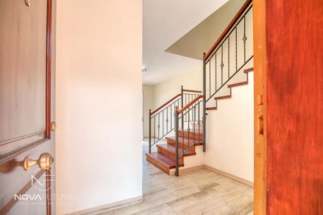 3 bedroom Townhouse for sale in Los Cristianos, Arona with garage - € 440,000 (Ref: 8989893)