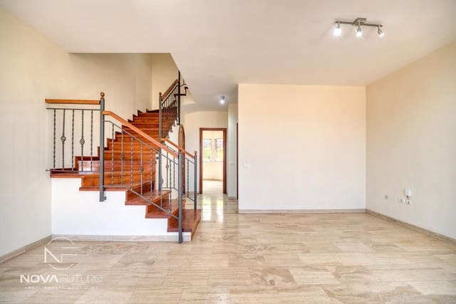 3 bedroom Townhouse for sale in Los Cristianos, Arona with garage - € 440,000 (Ref: 8989893)