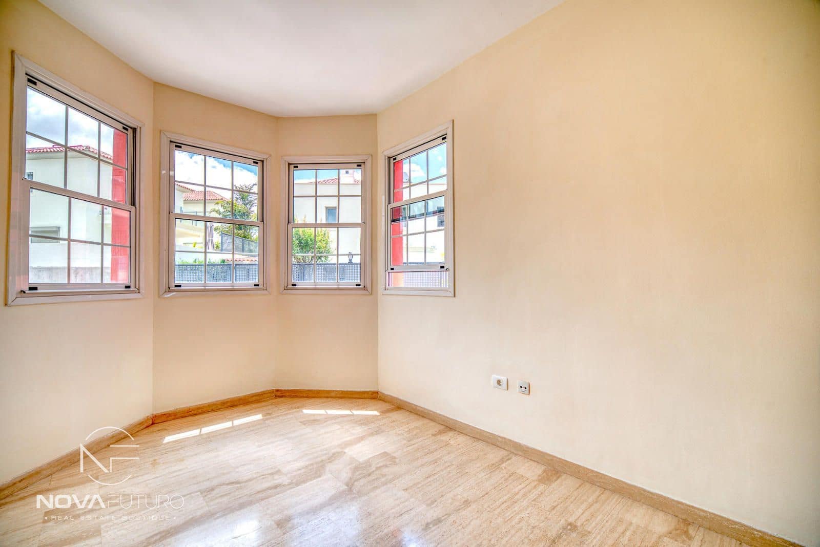 3 soveværelse Byhus til salg i Los Cristianos med garage - € 440.000 (Ref: 8989893)