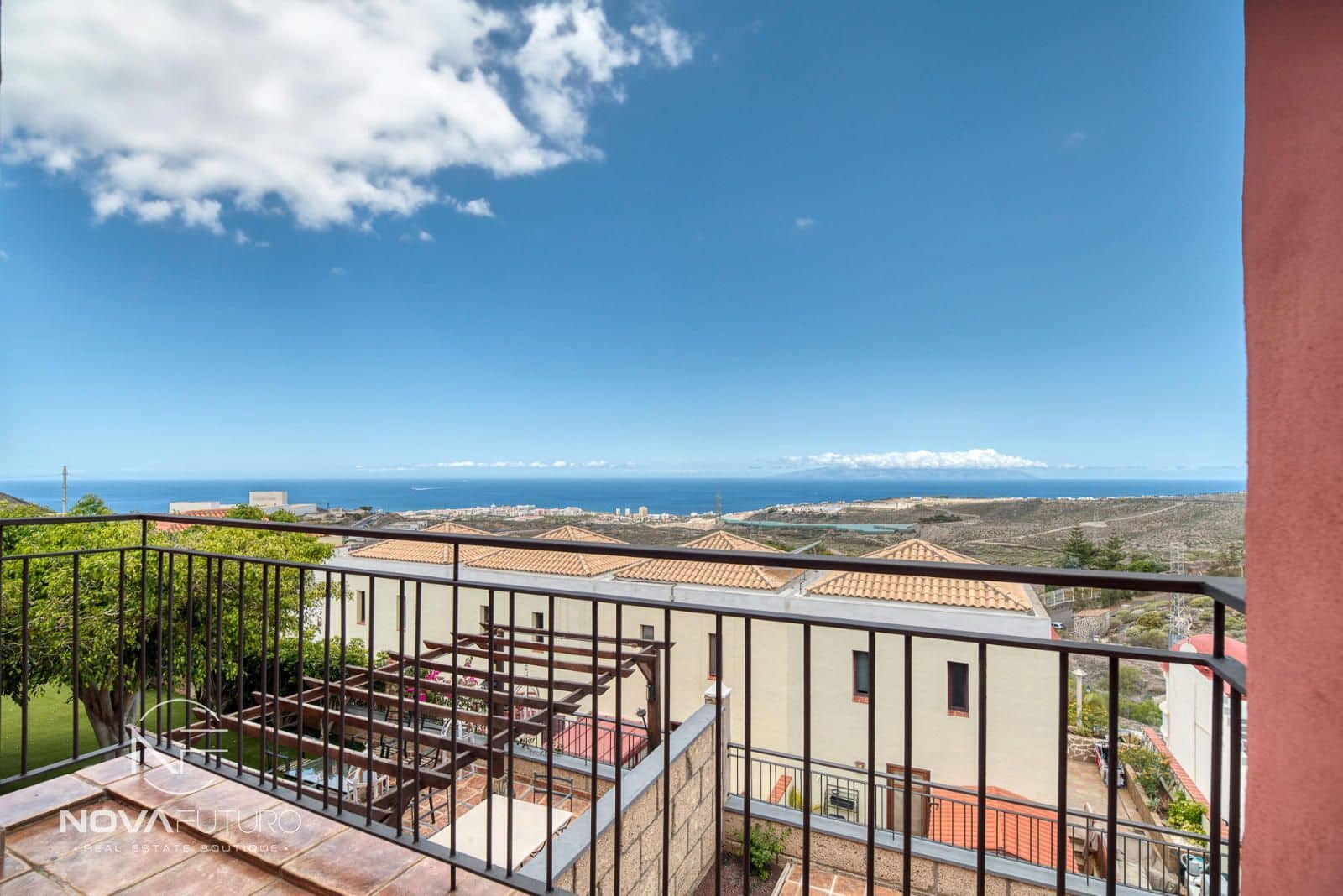 3 soveværelse Byhus til salg i Los Cristianos med garage - € 440.000 (Ref: 8989893)