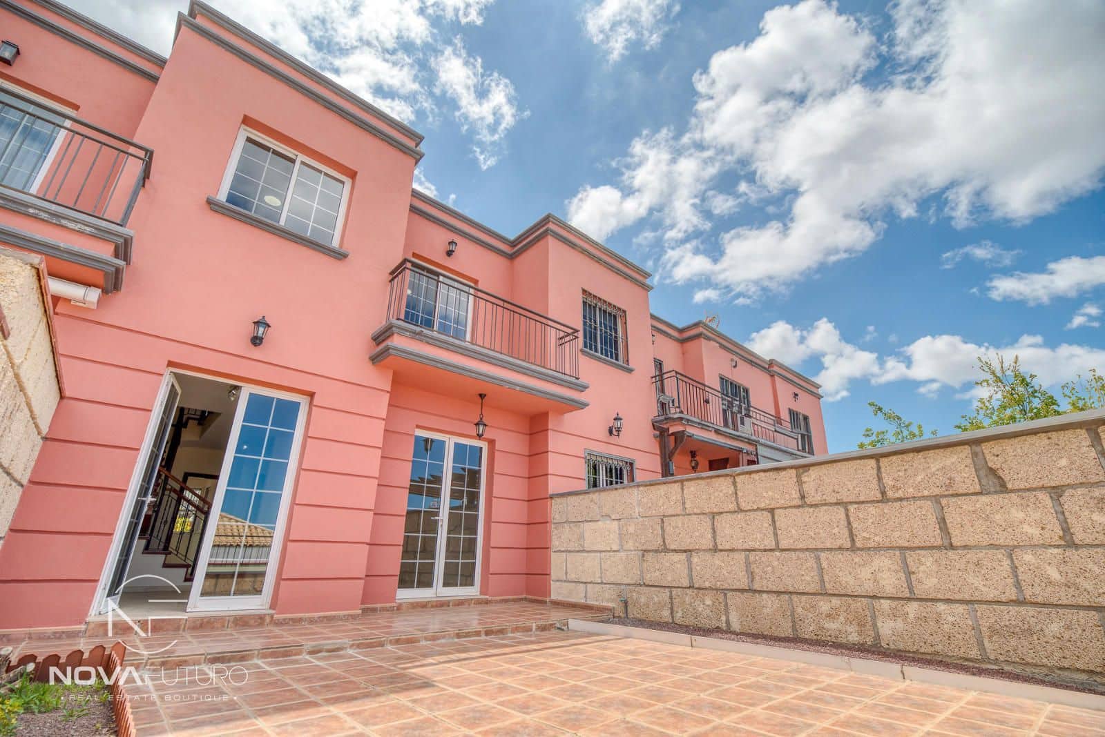 3 soveværelse Byhus til salg i Los Cristianos med garage - € 440.000 (Ref: 8989893)