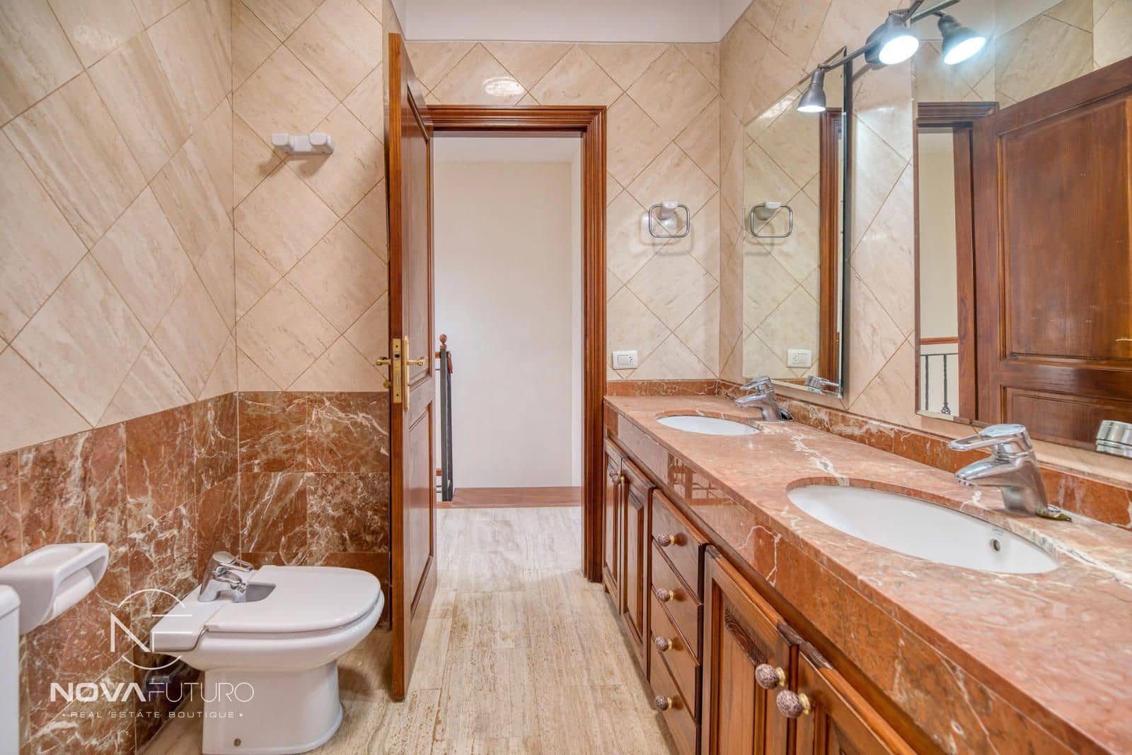 3 soveværelse Byhus til salg i Los Cristianos med garage - € 440.000 (Ref: 8989893)