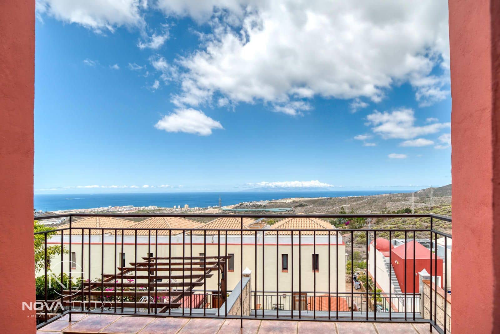 3 soveværelse Byhus til salg i Los Cristianos med garage - € 440.000 (Ref: 8989893)