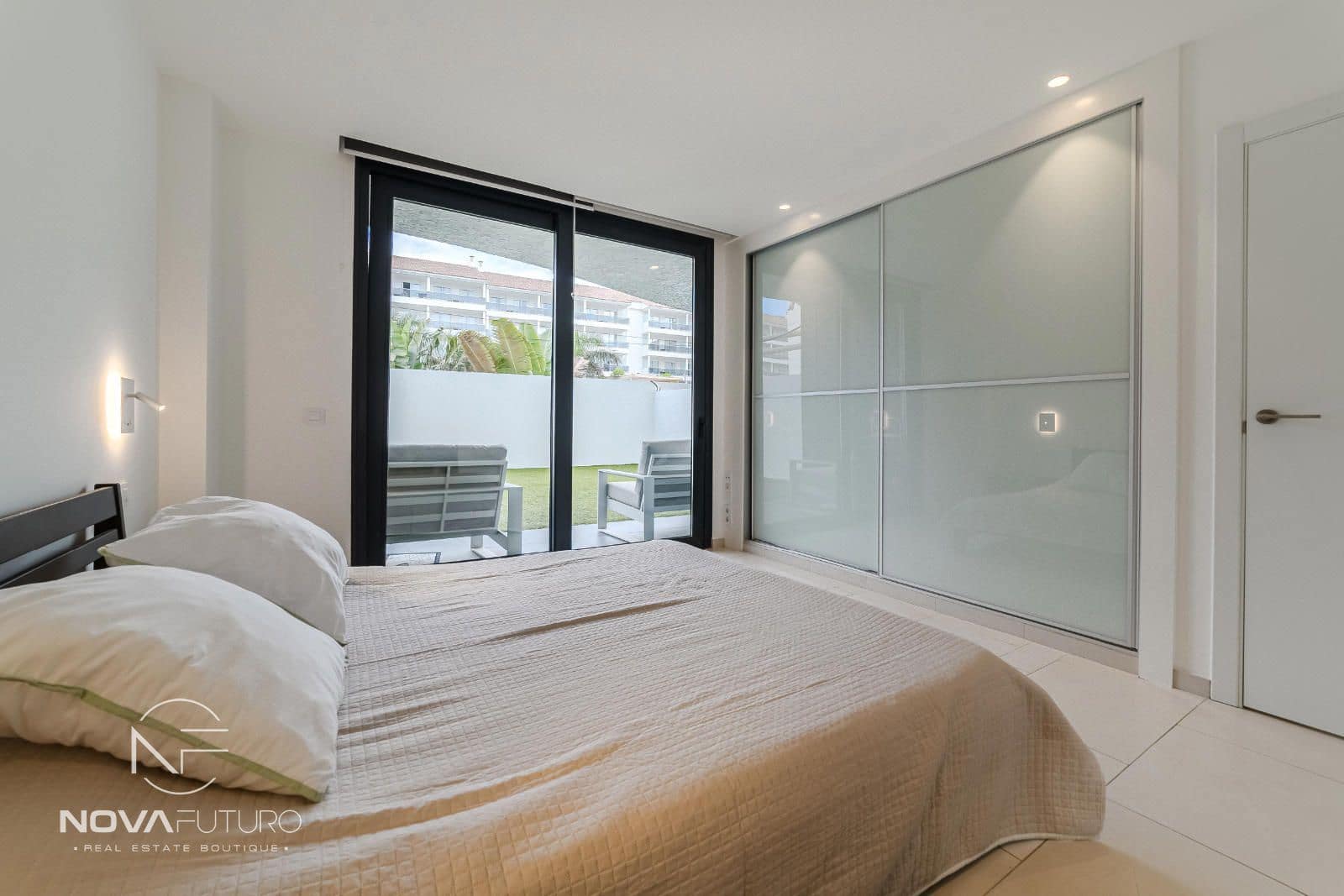 2 soverom Leilighet til salgs i Palm-Mar med svømmebasseng garasje - € 459 000 (Ref: 9232022)