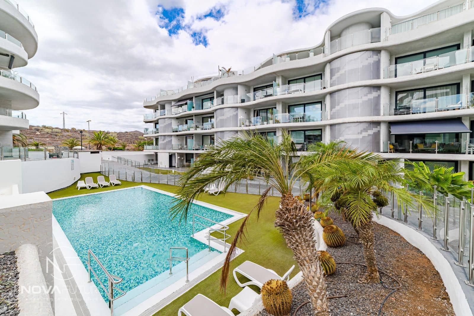 2 soverom Leilighet til salgs i Palm-Mar med svømmebasseng garasje - € 459 000 (Ref: 9232022)