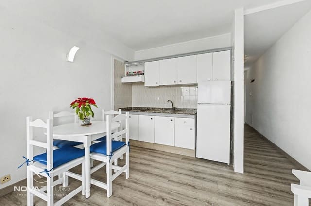 1 quarto Penthouse para venda em Playa de las Américas, Adeje com piscina - 280 000 € (Ref: 9452421)