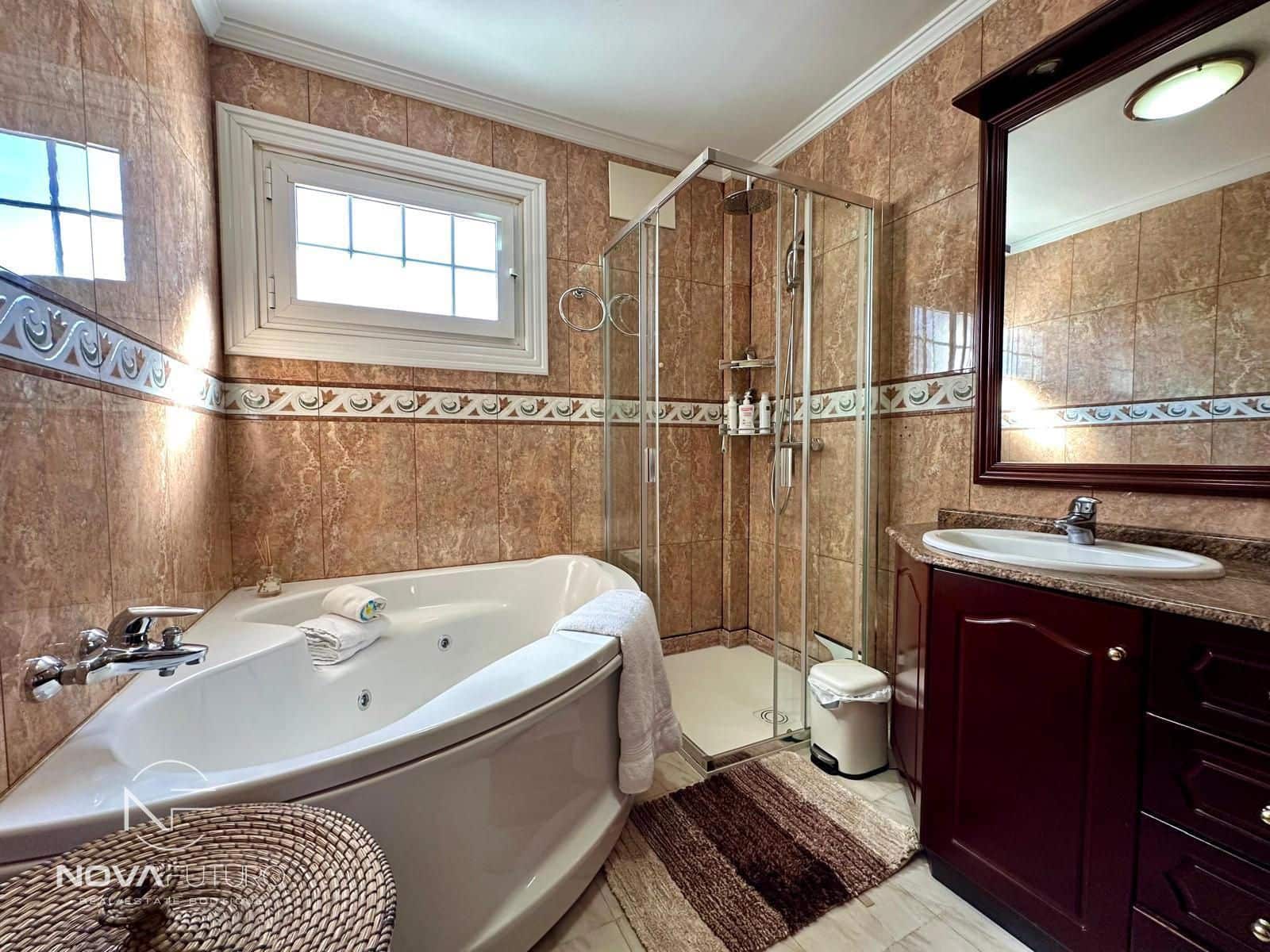 4 camera da letto Casa in vendita in Adeje con garage - 685.000 € (Rif: 9626349)