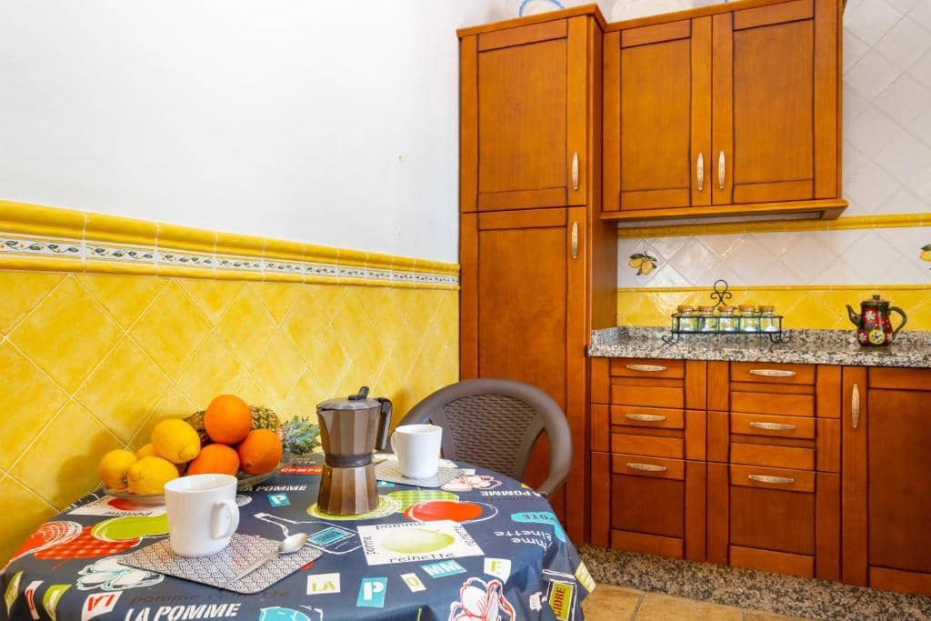 Finca/Country House for rent in Torrox with pool - € 1,600 (Ref: 10054411)