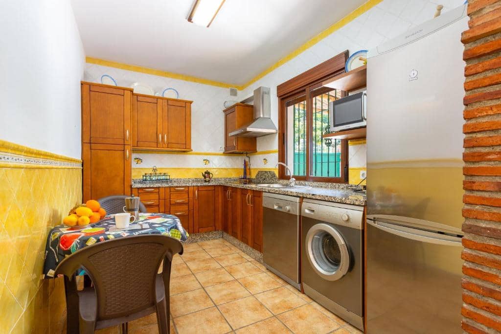 Finca/Country House for rent in Torrox with pool - € 1,600 (Ref: 10054411)