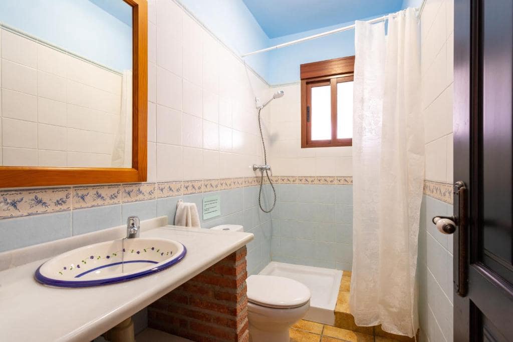 Finca/Country House for rent in Torrox with pool - € 1,600 (Ref: 10054411)