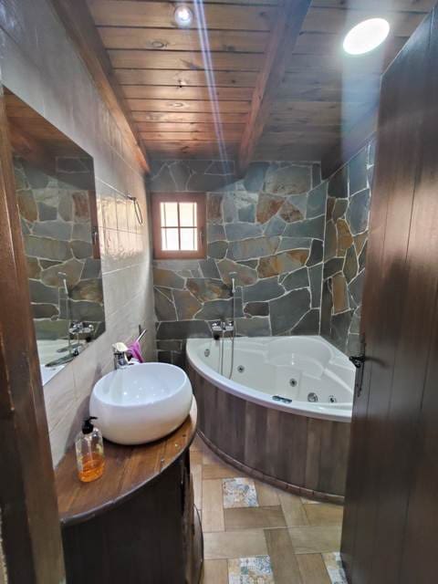 Finca/Herregård til leie i Riogordo med svømmebasseng garasje - € 1 100 (Ref: 10054417)