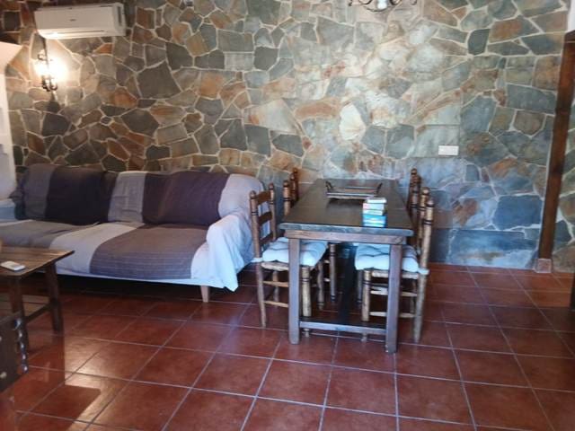 Finca/Herregård til leie i Riogordo med svømmebasseng garasje - € 1 100 (Ref: 10054417)