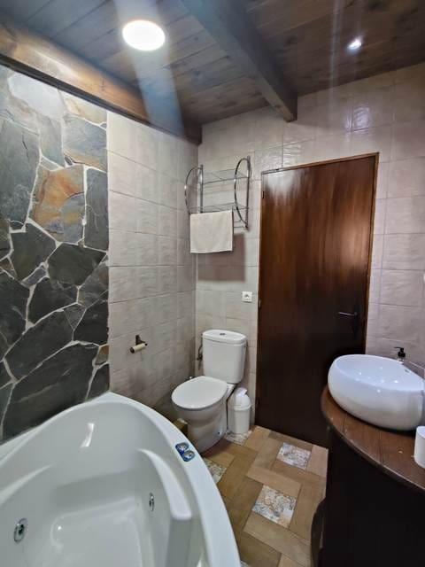 Finca/Herregård til leie i Riogordo med svømmebasseng garasje - € 1 100 (Ref: 10054417)