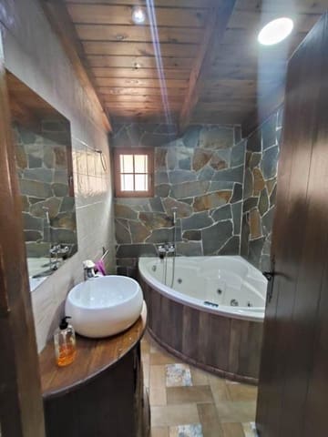 Finca/Herregård til leie i Riogordo med svømmebasseng garasje - € 1 100 (Ref: 10054417)