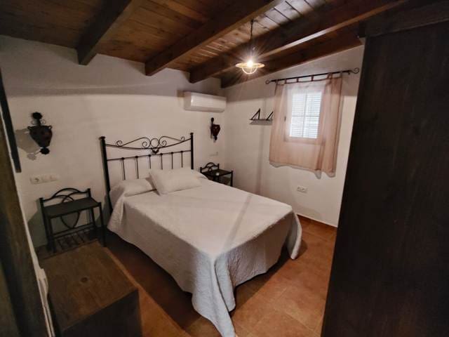 Finca/Herregård til leie i Riogordo med svømmebasseng garasje - € 1 100 (Ref: 10054417)