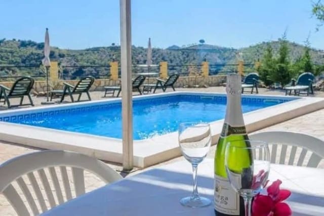 Quinta/Casa Rural para arrendar em Arenas com piscina - 1 500 € (Ref: 10054419)