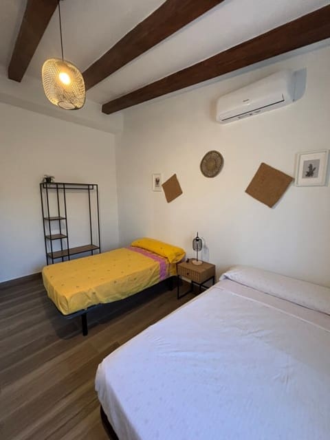 Finka/Dom wiejski do wynajęcia w Arenas z basenem - 1 500 € (Ref: 10097429)