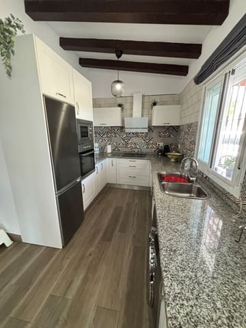 Finka/Dom wiejski do wynajęcia w Arenas z basenem - 1 500 € (Ref: 10097429)
