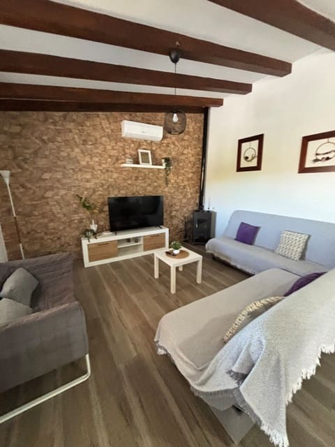 Finka/Dom wiejski do wynajęcia w Arenas z basenem - 1 500 € (Ref: 10097429)