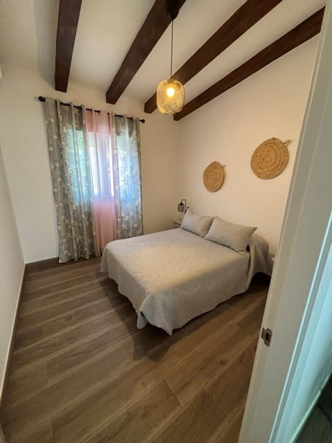 Finka/Dom wiejski do wynajęcia w Arenas z basenem - 1 500 € (Ref: 10097429)