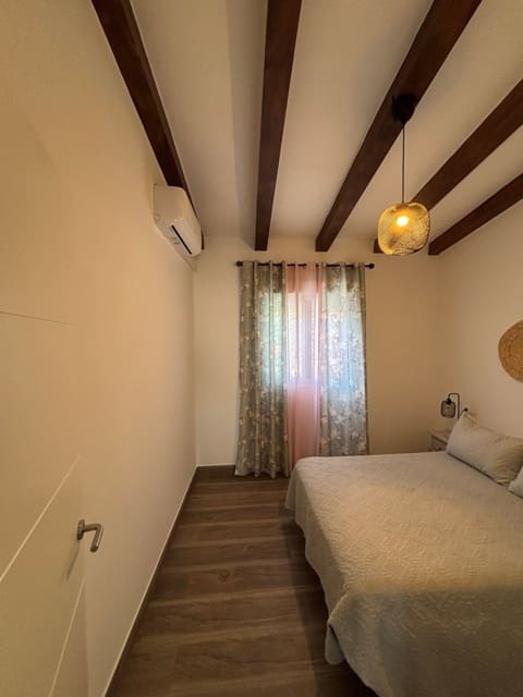 Finka/Dom wiejski do wynajęcia w Arenas z basenem - 1 500 € (Ref: 10097429)