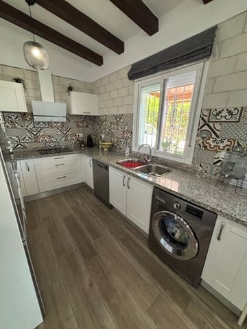 Finka/Dom wiejski do wynajęcia w Arenas z basenem - 1 500 € (Ref: 10097429)