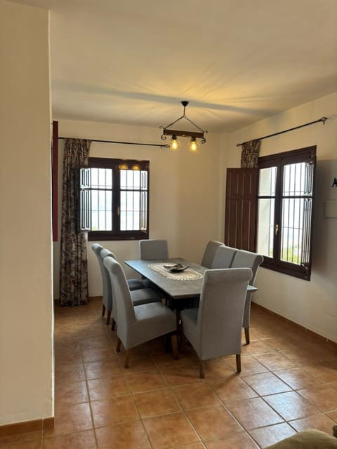 Finka/Dom wiejski do wynajęcia w Colmenar z basenem garażem - 1 500 € (Ref: 10097430)