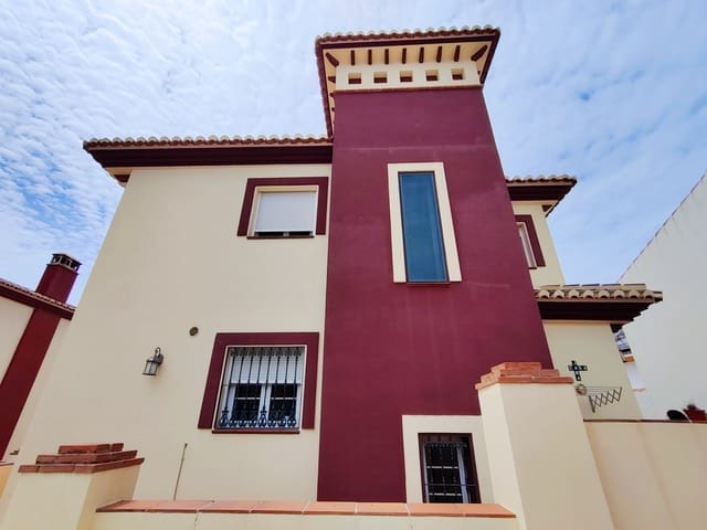 Villa til salgs i Canillas de Albaida med svømmebasseng garasje - € 412 000 (Ref: 10179693)